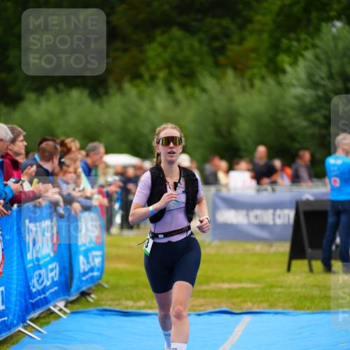 30.08.2026 - Elbe Triathlon Hamburg LAZAROV Photography http://msf.ph/oto/10062904 30.08.2026 11:51:08 Ziel 833, 1293 meine-sportfotos.de