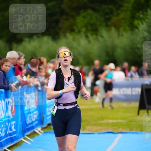 30.08.2026 - Elbe Triathlon Hamburg LAZAROV Photography http://msf.ph/oto/10062909 30.08.2026 11:51:09 Ziel 833, 1293 meine-sportfotos.de