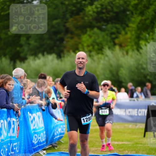 30.08.2026 - Elbe Triathlon Hamburg LAZAROV Photography http://msf.ph/oto/10062931 30.08.2026 11:51:19 Ziel 944, 1288 meine-sportfotos.de
