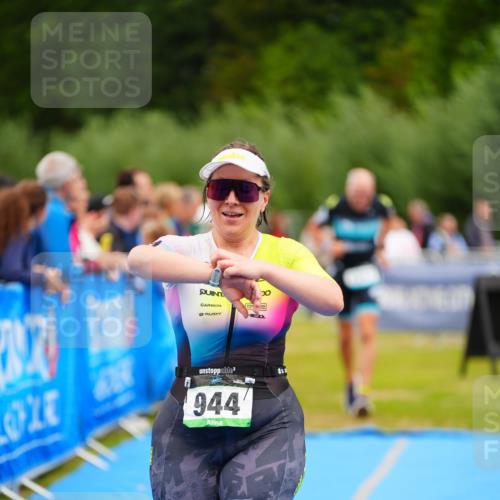 30.08.2026 - Elbe Triathlon Hamburg LAZAROV Photography http://msf.ph/oto/10062957 30.08.2026 11:51:23 Ziel 944, 1288, 1347 meine-sportfotos.de