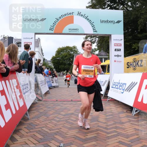 30.08.2026 - Blankeneser Heldenlauf Lena Gebhardt http://msf.ph/oto/10062959 30.08.2026 12:34:54 Ziel 2628, 2844, 4187, 4435 meine-sportfotos.de