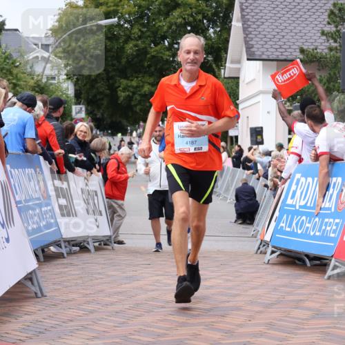 30.08.2026 - Blankeneser Heldenlauf Lena Gebhardt http://msf.ph/oto/10062970 30.08.2026 12:34:57 Ziel 2628, 2844, 4095, 4187, 4191, 4435 meine-sportfotos.de