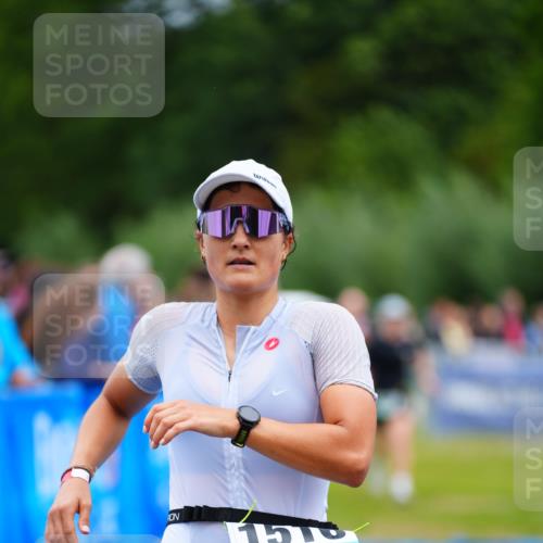 30.08.2026 - Elbe Triathlon Hamburg LAZAROV Photography http://msf.ph/oto/10063016 30.08.2026 11:51:47 Ziel 932, 1332, 1516 meine-sportfotos.de