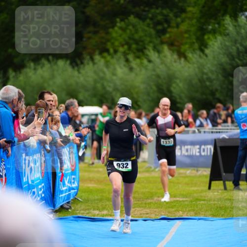 30.08.2026 - Elbe Triathlon Hamburg LAZAROV Photography http://msf.ph/oto/10063017 30.08.2026 11:51:49 Ziel 932, 1262, 1332, 1516 meine-sportfotos.de