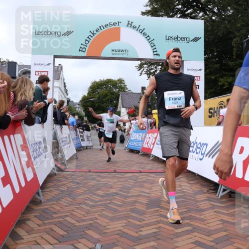 30.08.2026 - Blankeneser Heldenlauf Lena Gebhardt http://msf.ph/oto/10063025 30.08.2026 12:35:16 Ziel 4036, 4321, 4439, 4471 meine-sportfotos.de