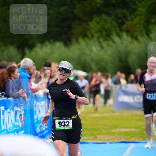 30.08.2026 - Elbe Triathlon Hamburg LAZAROV Photography http://msf.ph/oto/10063027 30.08.2026 11:51:50 Ziel 822, 932, 1262, 1332 meine-sportfotos.de