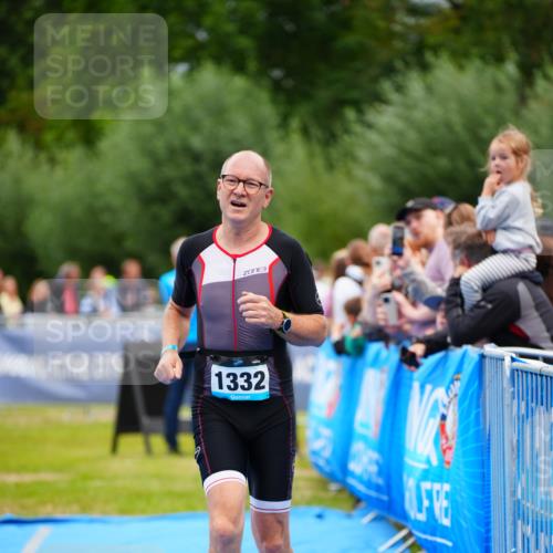 30.08.2026 - Elbe Triathlon Hamburg LAZAROV Photography http://msf.ph/oto/10063035 30.08.2026 11:51:52 Ziel 822, 932, 980, 1262, 1332 meine-sportfotos.de