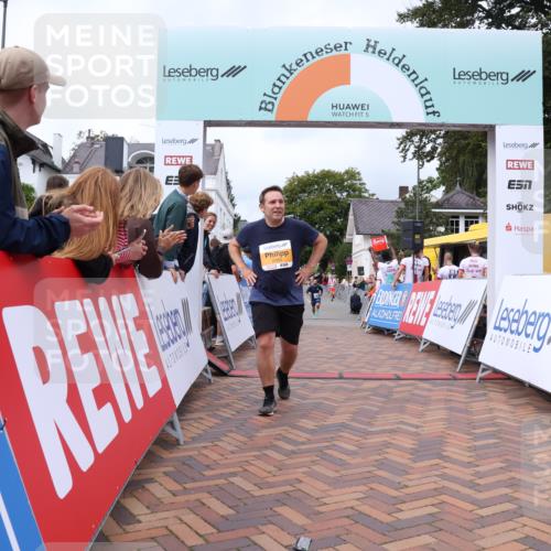 30.08.2026 - Blankeneser Heldenlauf Lena Gebhardt http://msf.ph/oto/10063065 30.08.2026 12:35:23 Ziel 2085, 4123, 4321, 4439, 4471 meine-sportfotos.de