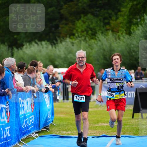 30.08.2026 - Elbe Triathlon Hamburg LAZAROV Photography http://msf.ph/oto/10063075 30.08.2026 11:52:05 Ziel 1281, 1331, 1455 meine-sportfotos.de
