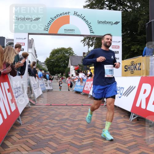 30.08.2026 - Blankeneser Heldenlauf Lena Gebhardt http://msf.ph/oto/10063087 30.08.2026 12:35:29 Ziel 2085, 4123, 4360, 4391 meine-sportfotos.de