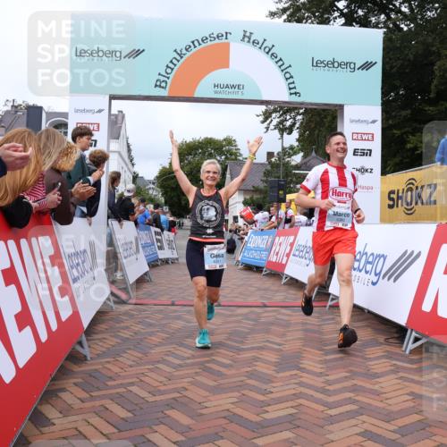 30.08.2026 - Blankeneser Heldenlauf Lena Gebhardt http://msf.ph/oto/10063101 30.08.2026 12:35:34 Ziel 4123, 4360, 4391 meine-sportfotos.de