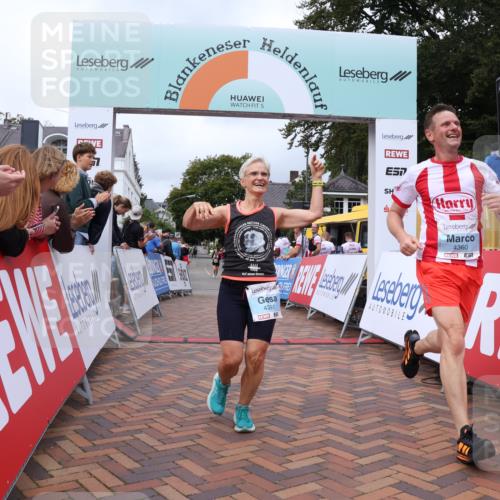 30.08.2026 - Blankeneser Heldenlauf Lena Gebhardt http://msf.ph/oto/10063104 30.08.2026 12:35:34 Ziel 4123, 4360, 4391 meine-sportfotos.de