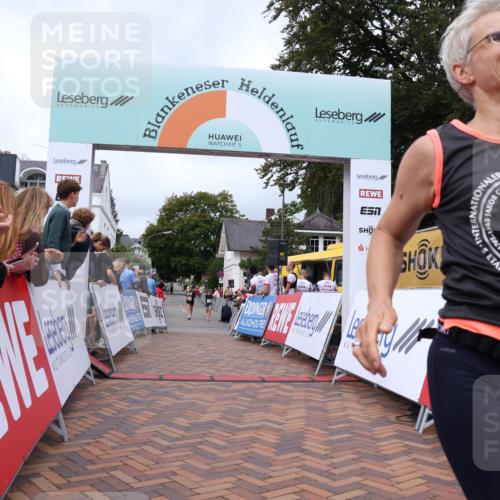 30.08.2026 - Blankeneser Heldenlauf Lena Gebhardt http://msf.ph/oto/10063115 30.08.2026 12:35:35 Ziel 4123, 4360, 4391 meine-sportfotos.de