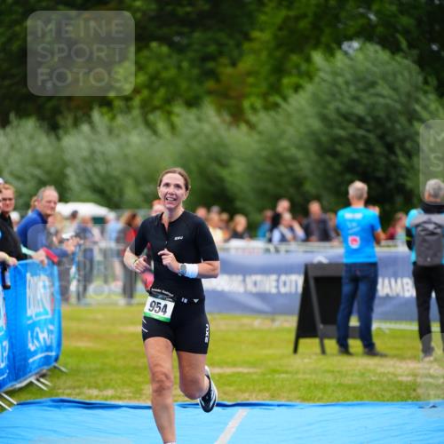 30.08.2026 - Elbe Triathlon Hamburg LAZAROV Photography http://msf.ph/oto/10063164 30.08.2026 11:53:22 Ziel 891, 902, 954 meine-sportfotos.de