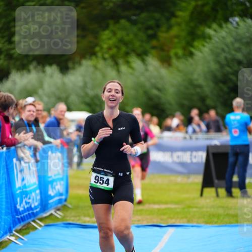 30.08.2026 - Elbe Triathlon Hamburg LAZAROV Photography http://msf.ph/oto/10063168 30.08.2026 11:53:22 Ziel 891, 902, 954 meine-sportfotos.de