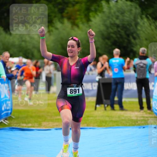 30.08.2026 - Elbe Triathlon Hamburg LAZAROV Photography http://msf.ph/oto/10063178 30.08.2026 11:53:26 Ziel 876, 891, 902, 954 meine-sportfotos.de