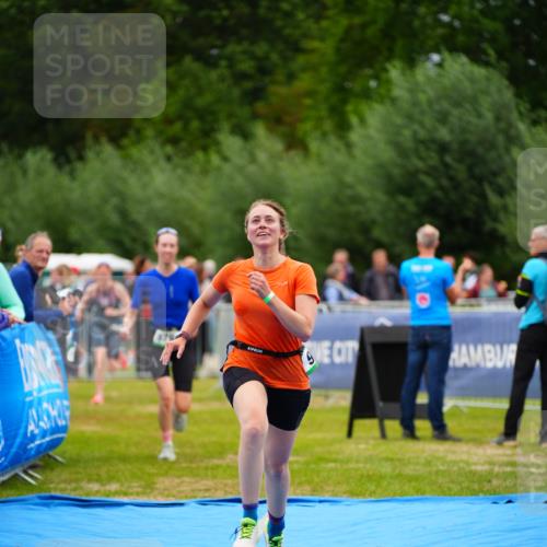 30.08.2026 - Elbe Triathlon Hamburg LAZAROV Photography http://msf.ph/oto/10063188 30.08.2026 11:53:30 Ziel 876, 891, 902, 1426 meine-sportfotos.de