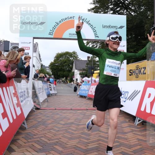 30.08.2026 - Blankeneser Heldenlauf Lena Gebhardt http://msf.ph/oto/10063198 30.08.2026 12:36:31 Ziel 4242 meine-sportfotos.de