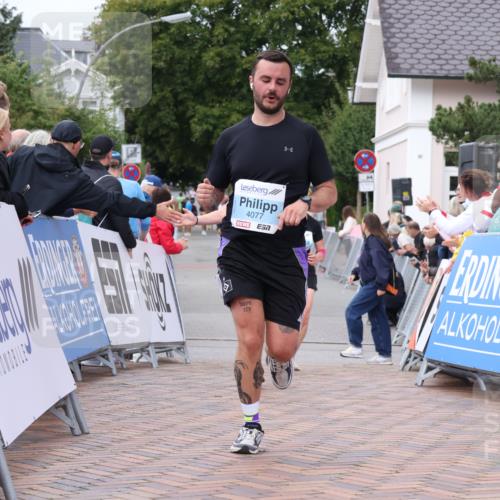 30.08.2026 - Blankeneser Heldenlauf Lena Gebhardt http://msf.ph/oto/10063212 30.08.2026 12:36:50 Ziel 4077, 4153, 4227 meine-sportfotos.de