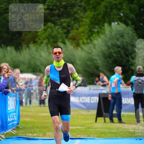 30.08.2026 - Elbe Triathlon Hamburg LAZAROV Photography http://msf.ph/oto/10063217 30.08.2026 11:53:43 Ziel 1291 meine-sportfotos.de