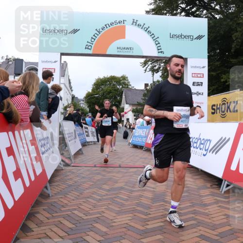 30.08.2026 - Blankeneser Heldenlauf Lena Gebhardt http://msf.ph/oto/10063219 30.08.2026 12:36:51 Ziel 4077, 4153, 4227 meine-sportfotos.de