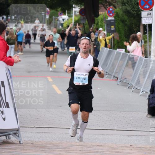 30.08.2026 - Blankeneser Heldenlauf Lena Gebhardt http://msf.ph/oto/10063240 30.08.2026 12:37:01 Ziel  meine-sportfotos.de