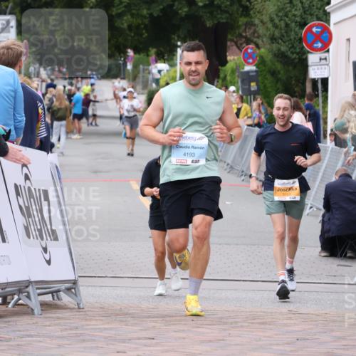 30.08.2026 - Blankeneser Heldenlauf Lena Gebhardt http://msf.ph/oto/10063262 30.08.2026 12:37:14 Ziel 4166, 4193 meine-sportfotos.de