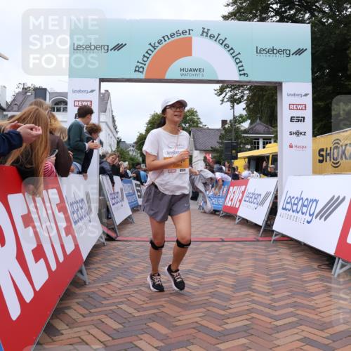 30.08.2026 - Blankeneser Heldenlauf Lena Gebhardt http://msf.ph/oto/10063346 30.08.2026 12:37:43 Ziel 2084, 4239, 4257, 4477 meine-sportfotos.de