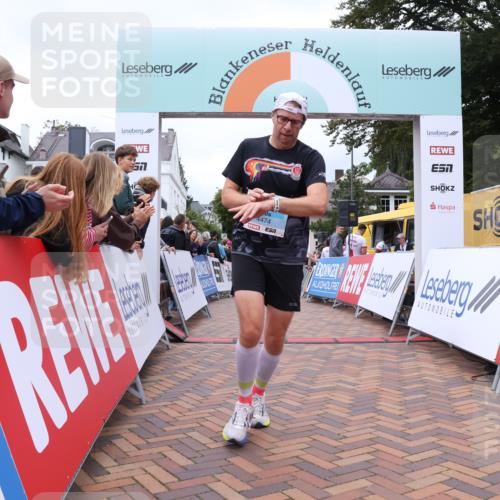 30.08.2026 - Blankeneser Heldenlauf Lena Gebhardt http://msf.ph/oto/10063407 30.08.2026 12:38:09 Ziel 4288, 4406, 4474 meine-sportfotos.de