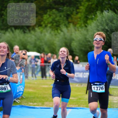 30.08.2026 - Elbe Triathlon Hamburg LAZAROV Photography http://msf.ph/oto/10063457 30.08.2026 11:55:59 Ziel 836, 849, 861, 1376, 1507 meine-sportfotos.de