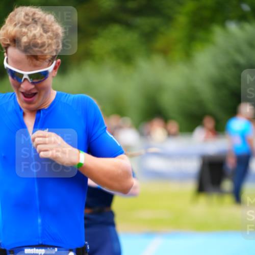 30.08.2026 - Elbe Triathlon Hamburg LAZAROV Photography http://msf.ph/oto/10063466 30.08.2026 11:56:01 Ziel 836, 849, 861, 1376 meine-sportfotos.de