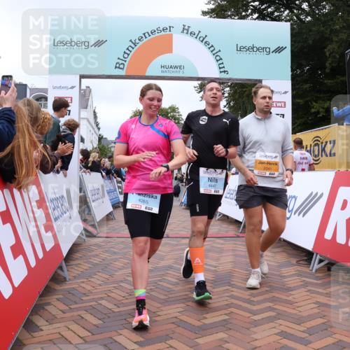 30.08.2026 - Blankeneser Heldenlauf Lena Gebhardt http://msf.ph/oto/10063487 30.08.2026 12:38:27 Ziel 2041, 4133, 4151, 4235, 4265, 4447 meine-sportfotos.de