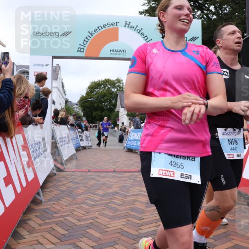 30.08.2026 - Blankeneser Heldenlauf Lena Gebhardt http://msf.ph/oto/10063494 30.08.2026 12:38:28 Ziel 2041, 4133, 4151, 4265, 4447 meine-sportfotos.de