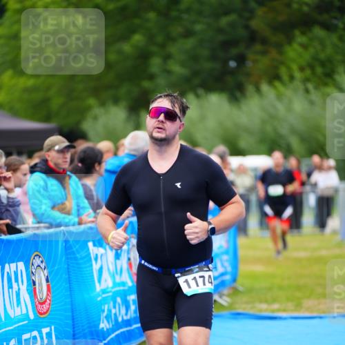 30.08.2026 - Elbe Triathlon Hamburg LAZAROV Photography http://msf.ph/oto/10063518 30.08.2026 11:56:29 Ziel 1174, 1392, 1432 meine-sportfotos.de
