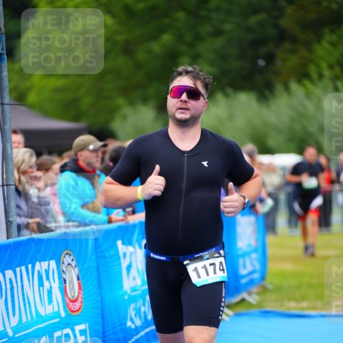 30.08.2026 - Elbe Triathlon Hamburg LAZAROV Photography http://msf.ph/oto/10063519 30.08.2026 11:56:29 Ziel 1174, 1392, 1432 meine-sportfotos.de