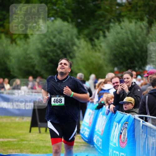 30.08.2026 - Elbe Triathlon Hamburg LAZAROV Photography http://msf.ph/oto/10063540 30.08.2026 11:56:39 Ziel 468 meine-sportfotos.de