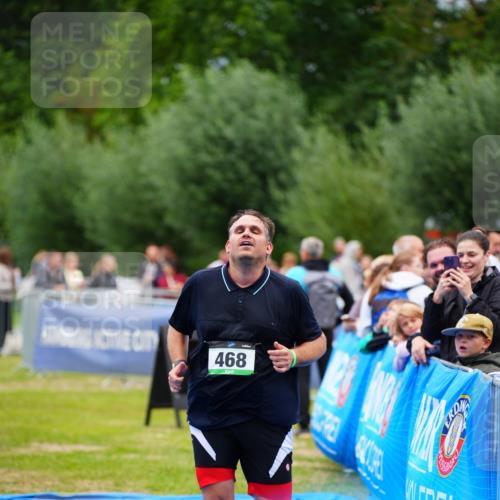 30.08.2026 - Elbe Triathlon Hamburg LAZAROV Photography http://msf.ph/oto/10063541 30.08.2026 11:56:39 Ziel 468 meine-sportfotos.de