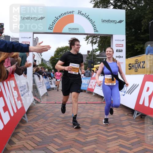 30.08.2026 - Blankeneser Heldenlauf Lena Gebhardt http://msf.ph/oto/10063542 30.08.2026 12:38:55 Ziel 2399, 2546, 4226, 4279 meine-sportfotos.de
