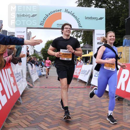 30.08.2026 - Blankeneser Heldenlauf Lena Gebhardt http://msf.ph/oto/10063546 30.08.2026 12:38:56 Ziel 2399, 2546, 4226, 4279 meine-sportfotos.de