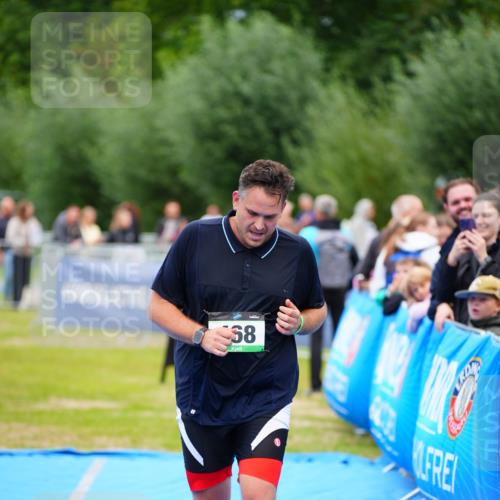 30.08.2026 - Elbe Triathlon Hamburg LAZAROV Photography http://msf.ph/oto/10063548 30.08.2026 11:56:40 Ziel 468 meine-sportfotos.de