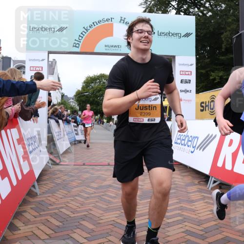 30.08.2026 - Blankeneser Heldenlauf Lena Gebhardt http://msf.ph/oto/10063549 30.08.2026 12:38:56 Ziel 2399, 2546, 4226, 4279 meine-sportfotos.de