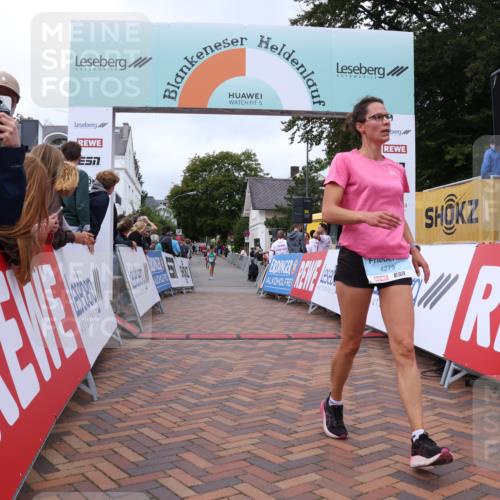 30.08.2026 - Blankeneser Heldenlauf Lena Gebhardt http://msf.ph/oto/10063560 30.08.2026 12:38:59 Ziel 2399, 2546, 4226, 4279 meine-sportfotos.de