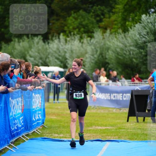 30.08.2026 - Elbe Triathlon Hamburg LAZAROV Photography http://msf.ph/oto/10063565 30.08.2026 11:57:25 Ziel 938 meine-sportfotos.de
