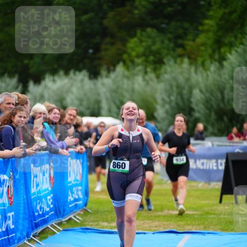 30.08.2026 - Elbe Triathlon Hamburg LAZAROV Photography http://msf.ph/oto/10063612 30.08.2026 11:57:44 Ziel 860, 934, 1304, 1410, 1457 meine-sportfotos.de