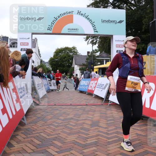 30.08.2026 - Blankeneser Heldenlauf Lena Gebhardt http://msf.ph/oto/10063621 30.08.2026 12:39:20 Ziel 2651, 2826, 4306 meine-sportfotos.de