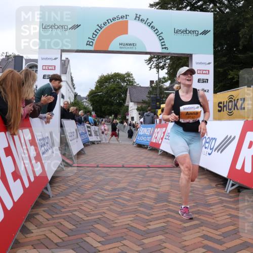 30.08.2026 - Blankeneser Heldenlauf Lena Gebhardt http://msf.ph/oto/10063654 30.08.2026 12:39:28 Ziel 2242, 4306 meine-sportfotos.de