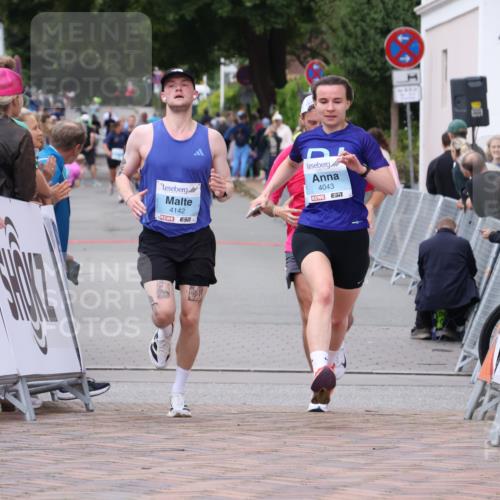 30.08.2026 - Blankeneser Heldenlauf Lena Gebhardt http://msf.ph/oto/10063657 30.08.2026 12:39:48 Ziel 4043, 4142, 4222 meine-sportfotos.de