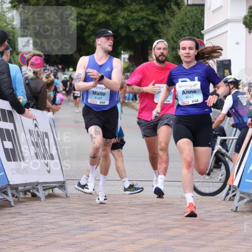 30.08.2026 - Blankeneser Heldenlauf Lena Gebhardt http://msf.ph/oto/10063661 30.08.2026 12:39:49 Ziel 4043, 4142, 4222 meine-sportfotos.de