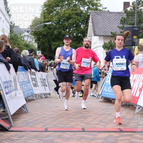 30.08.2026 - Blankeneser Heldenlauf Lena Gebhardt http://msf.ph/oto/10063668 30.08.2026 12:39:50 Ziel 4043, 4142, 4222 meine-sportfotos.de