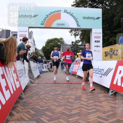 30.08.2026 - Blankeneser Heldenlauf Lena Gebhardt http://msf.ph/oto/10063676 30.08.2026 12:39:51 Ziel 4043, 4142, 4222 meine-sportfotos.de
